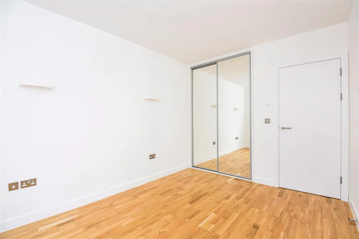 Oak Grove, Cricklewood, NW2