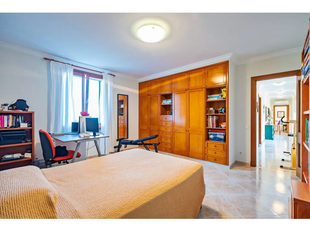 48, Sant Lluis