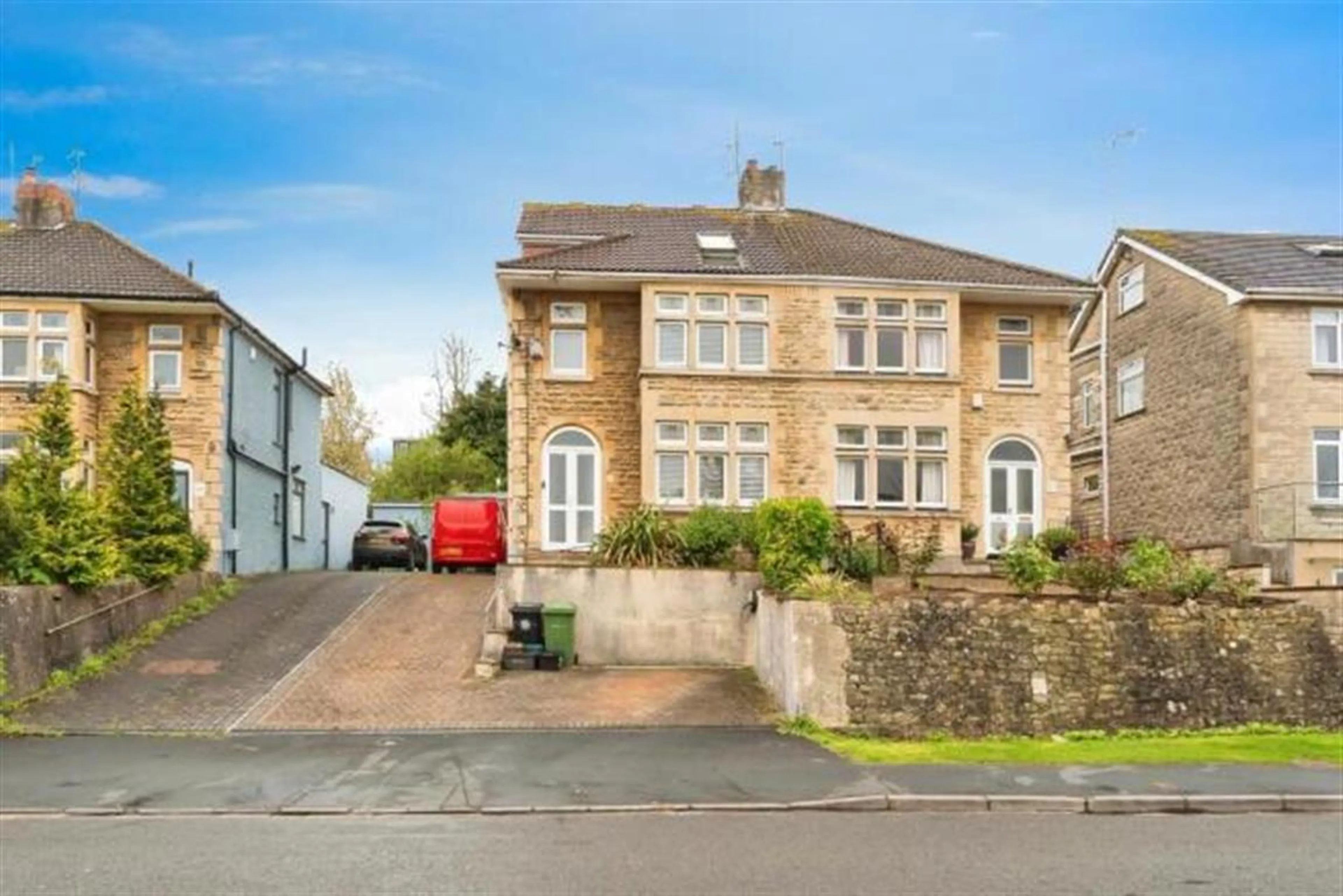 Property photo 0
