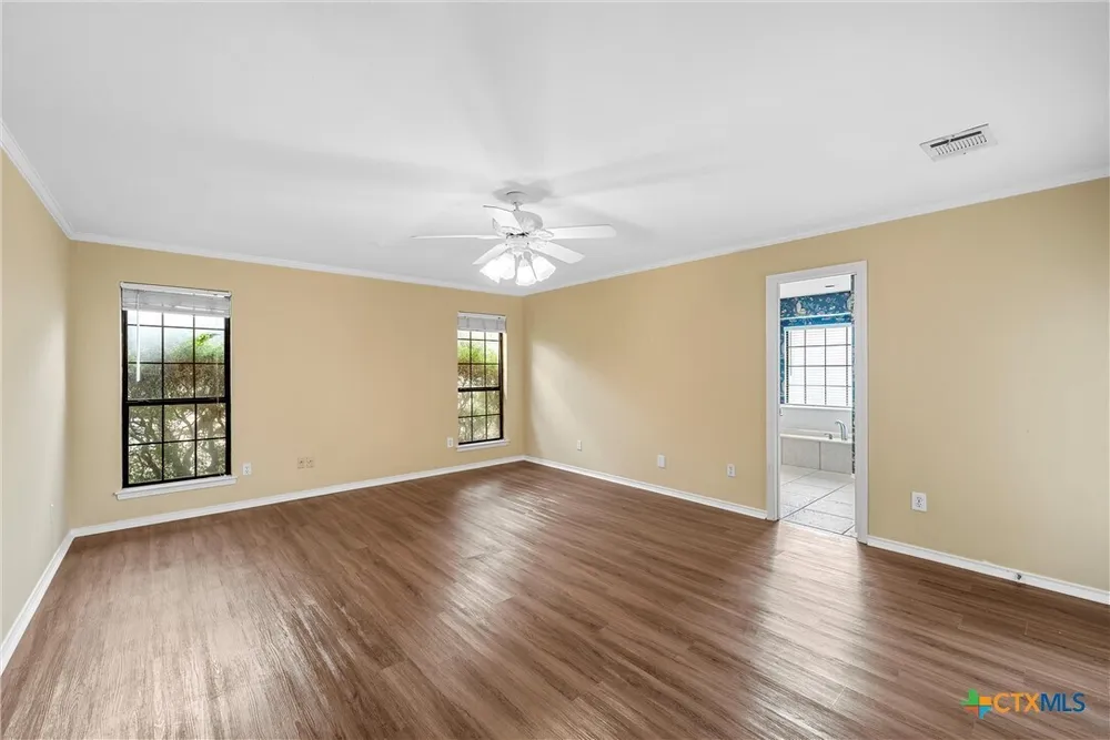 8216 Teakwood Dr, Woodway, TX 76712