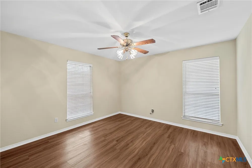 8216 Teakwood Dr, Woodway, TX 76712