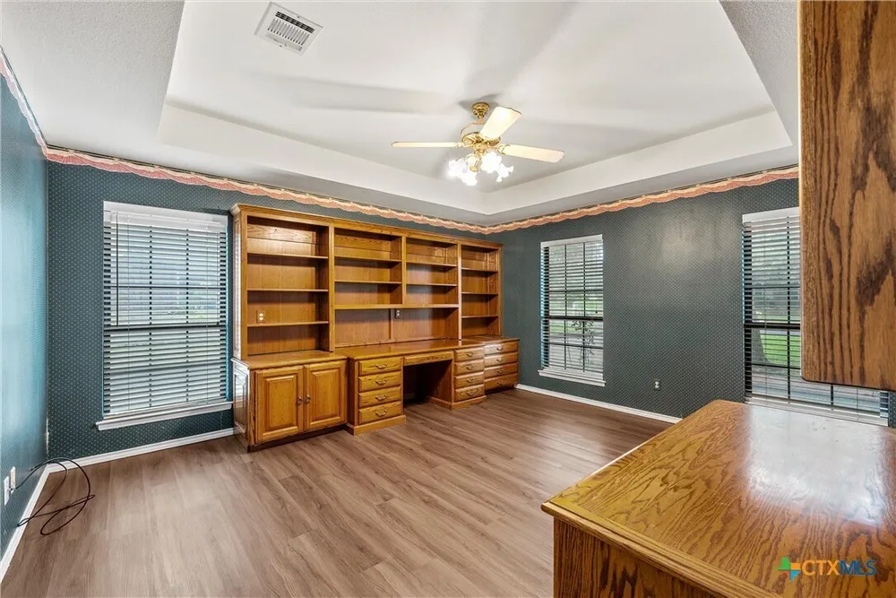 8216 Teakwood Dr, Woodway, TX 76712