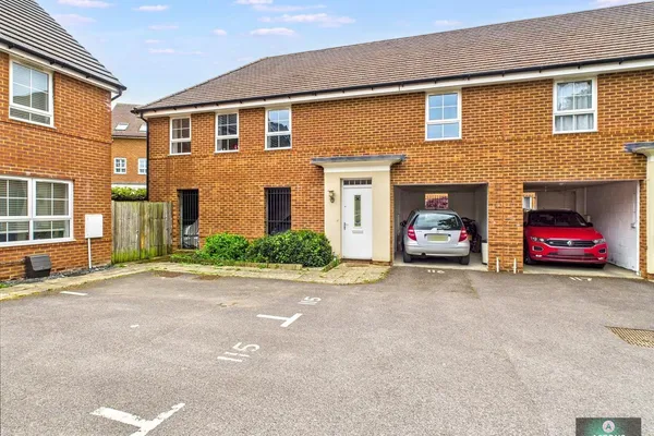 1 bedroom property to let in Percivale Close, Ifield - £1,250 pcm