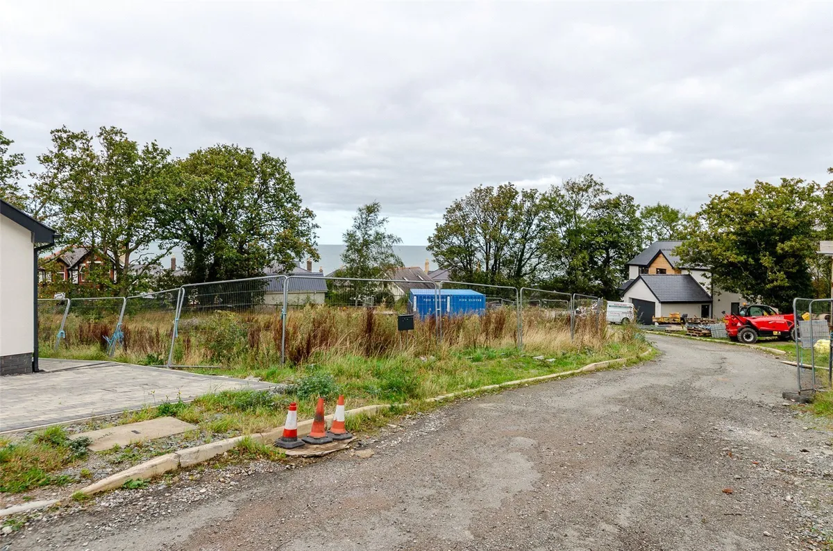 Off Cemlyn Park, Penmaenmawr, Conwy, LL34