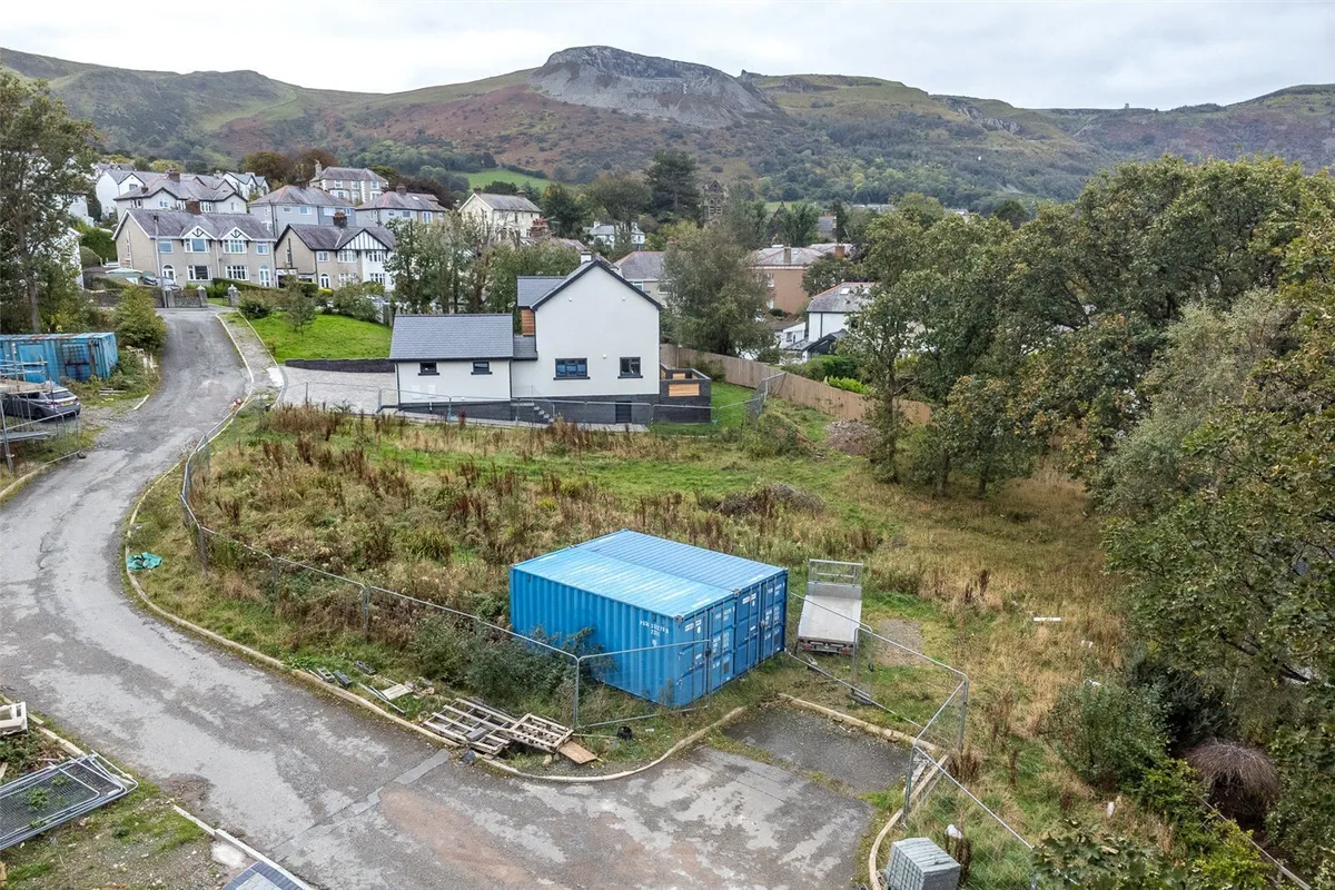 Off Cemlyn Park, Penmaenmawr, Conwy, LL34