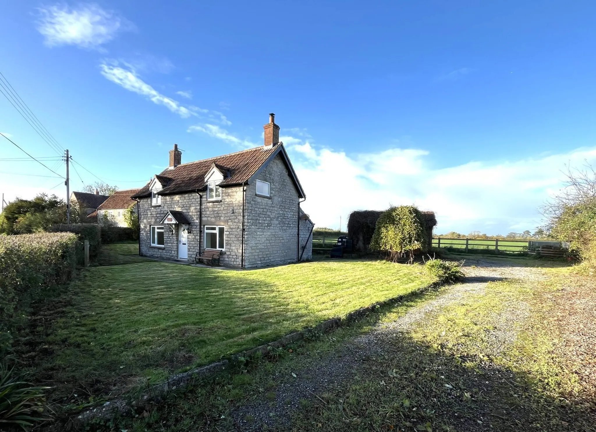 https://mr0.homeflow-assets.co.uk/files/photo/image/46081/2904/_x_/52699350.jpg