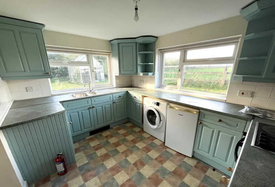 https://mr0.homeflow-assets.co.uk/files/photo/image/46081/2909/_x_/52699545.jpg