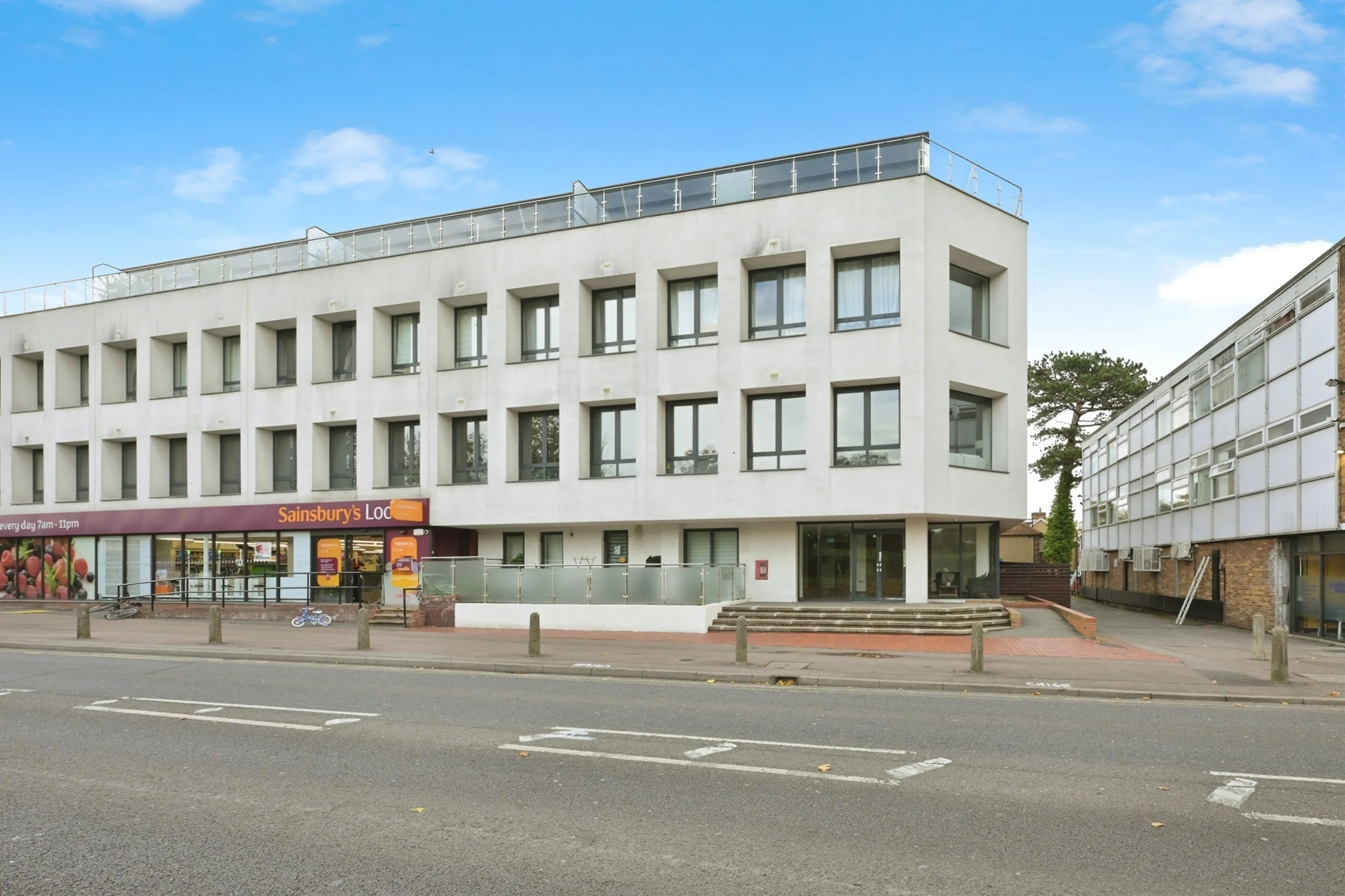 Property at High Road, Broxbourne