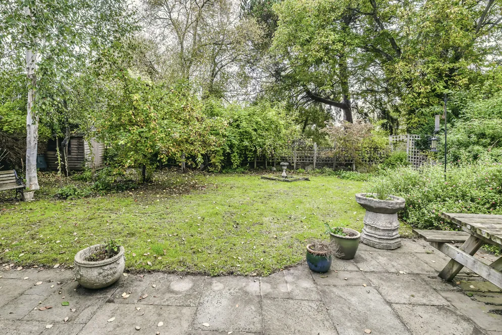 Property carousel item 3