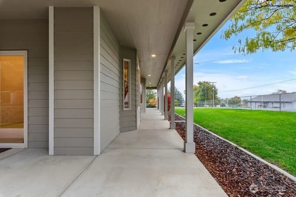 537 Chrisand Ln, Wenatchee, WA 98801