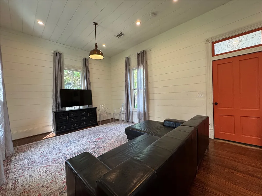3408 Garrow St, Houston, TX 77003