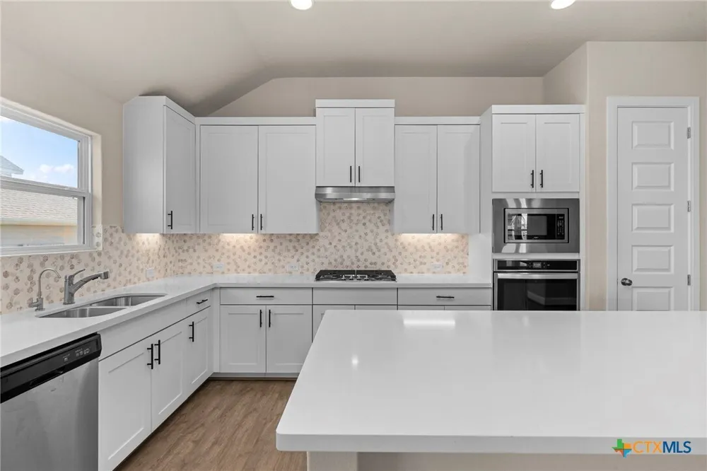 6533 Crockett Cove, Schertz, TX 78108