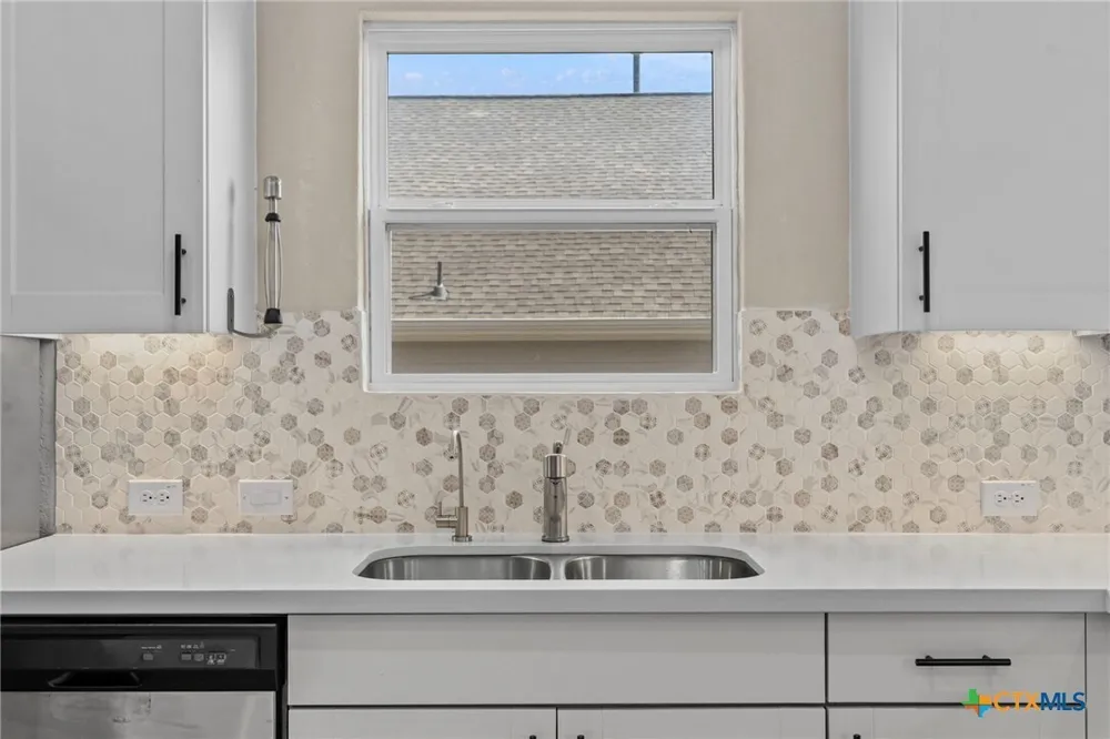 6533 Crockett Cove, Schertz, TX 78108