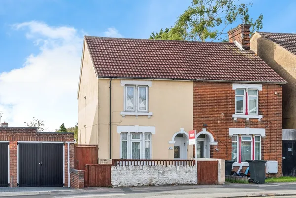 Cricklade Road, Swindon, Wiltshire, SN2