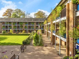 Emmbrook Court, Reading thumb 2