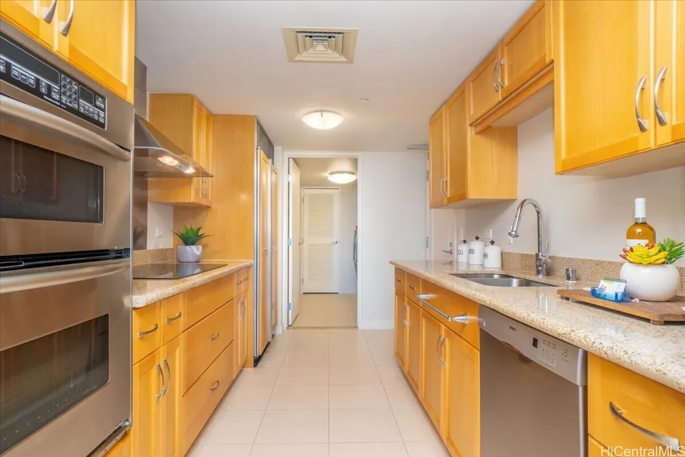 1296 Kapiolani Blvd, Honolulu, HI 96814
