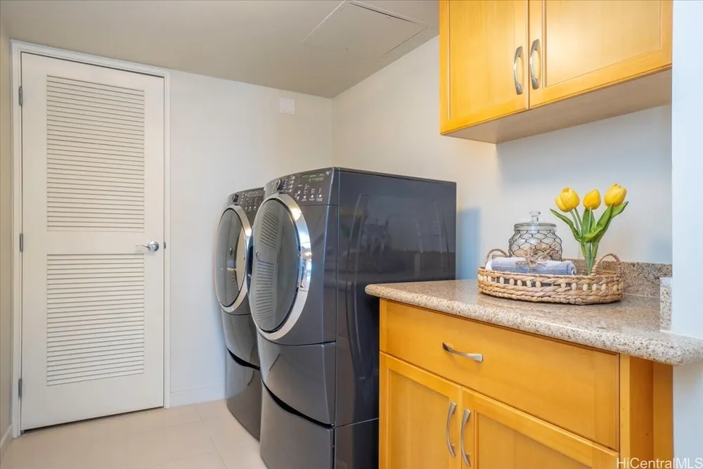 1296 Kapiolani Blvd, Honolulu, HI 96814