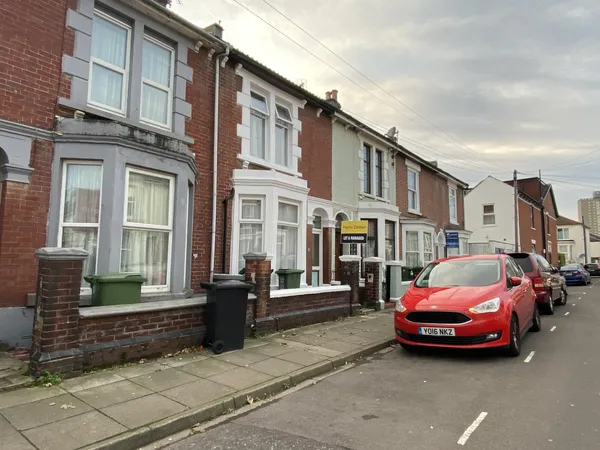 Montgomerie Road, Southsea *VIDEO TOU...