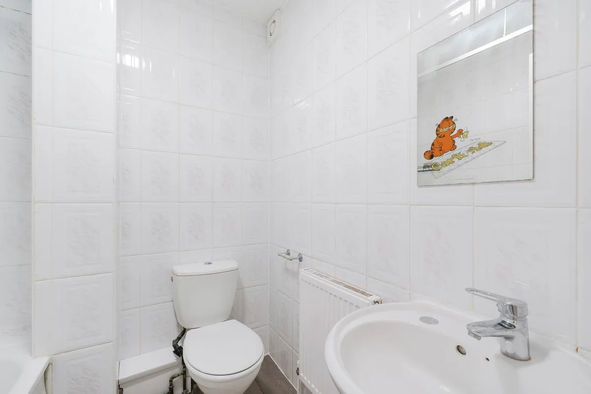 Kilburn Lane, London, W9