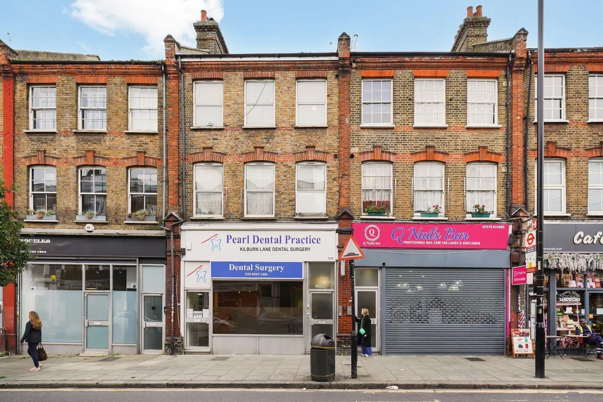 Kilburn Lane, London, W9