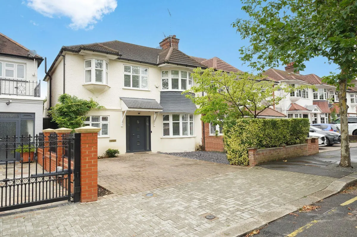 Dawson Road, London, NW2