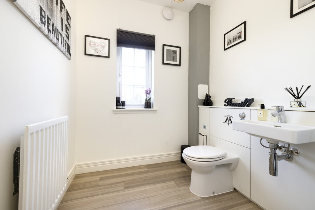 16 Whinstone Place, Ratho, Newbridge, EH28 8AD Image 11