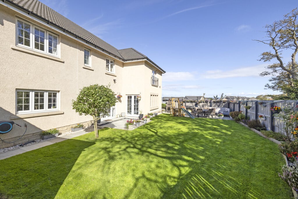 16 Whinstone Place, Ratho, Newbridge, EH28 8AD Image 32