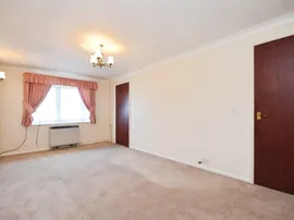 Portland Close, Romford thumb 3
