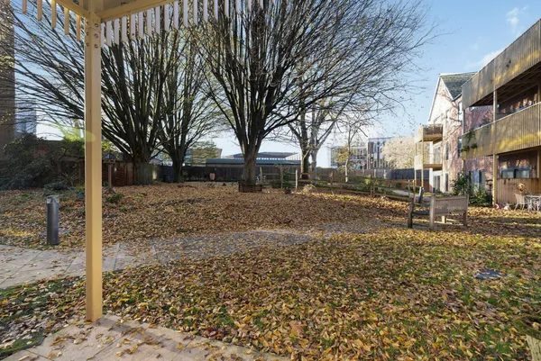 PARK GARDENS, Bath Road, Banbury, Oxf...