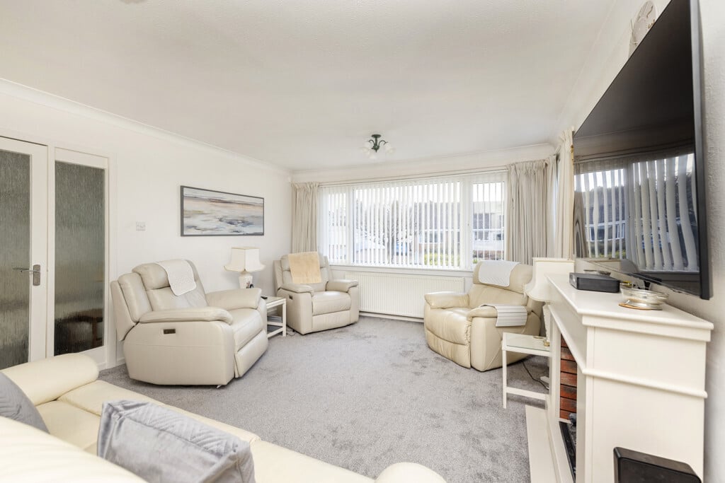 3 Cherry Tree Grove, Balerno, EH14 5AH Image 3