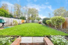 Swiss Avenue, Watford, WD18 photo 6