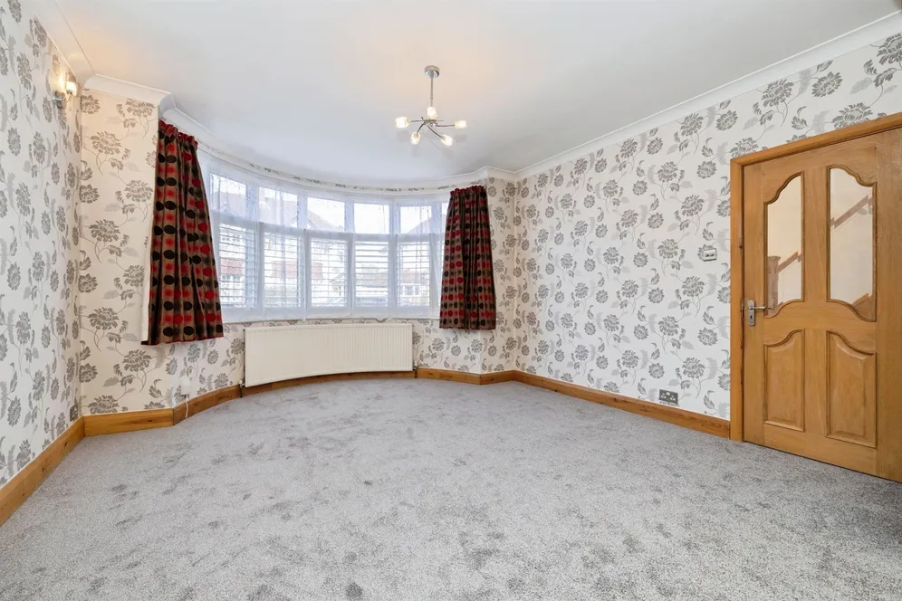 Swiss Avenue, Watford, WD18 photo 10