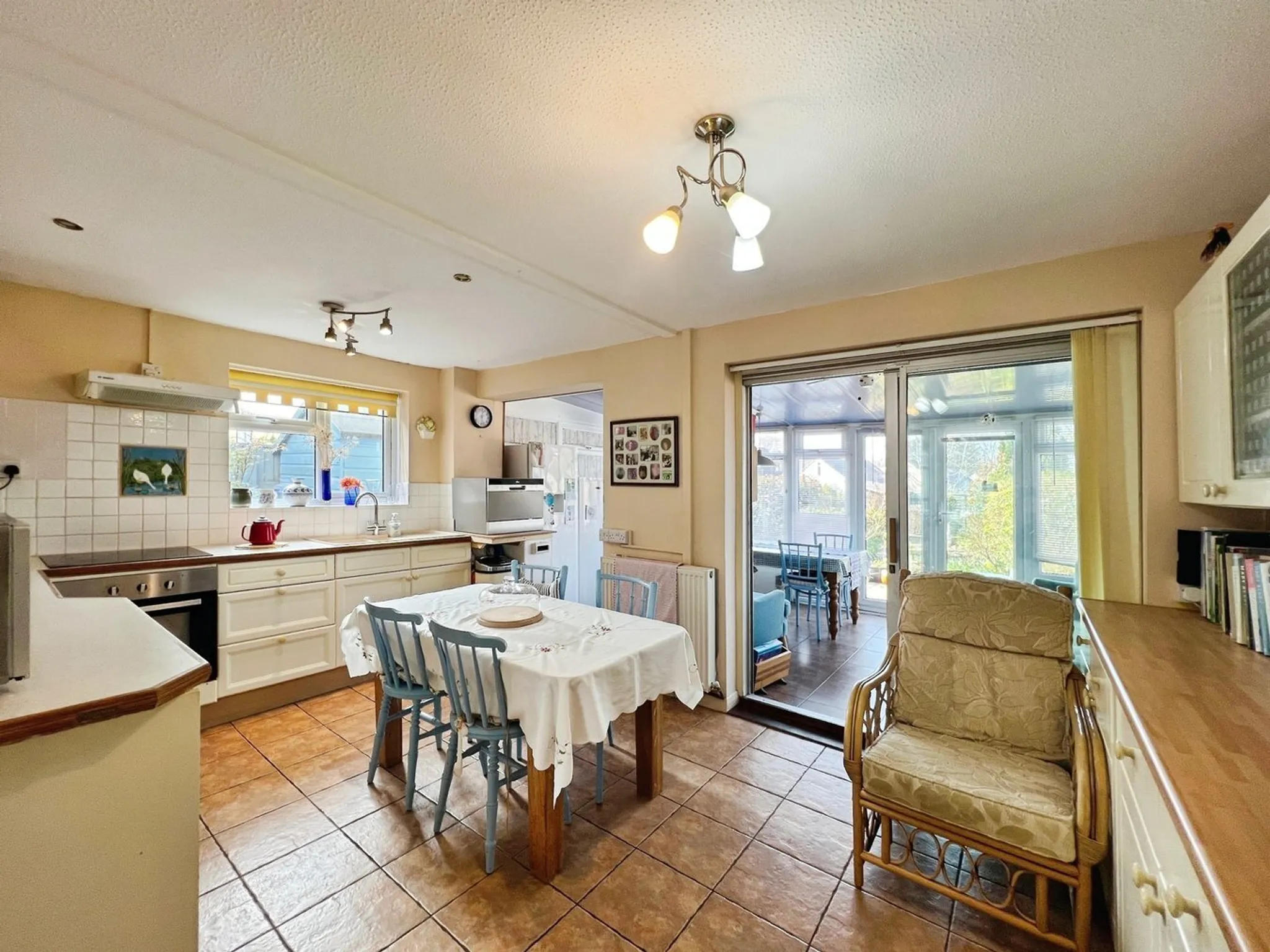 https://mr0.homeflow-assets.co.uk/files/photo/image/46204/0040/_x_/53068448.jpg