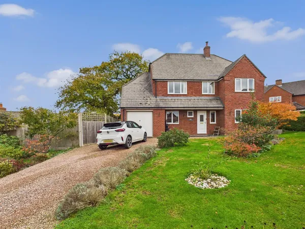 10 Parc Caradog, Trewern, Welshpool