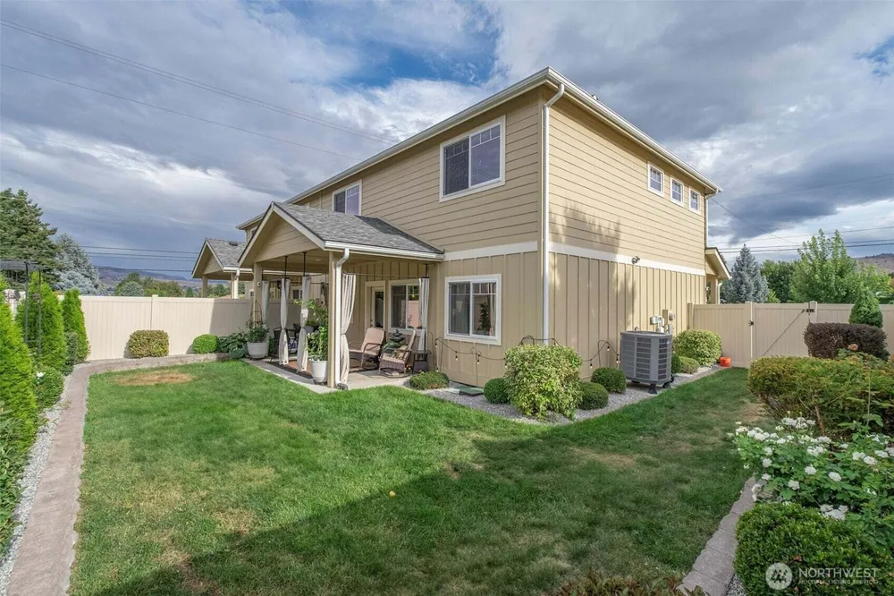 1804 Mulberry Ln, Wenatchee, WA 98801