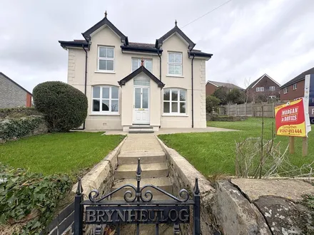 Roman Road, Carmarthen, SA31