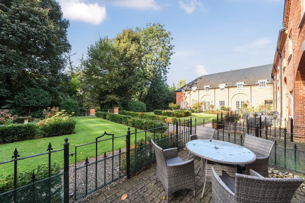 Mulberry Close, Watford, WD17