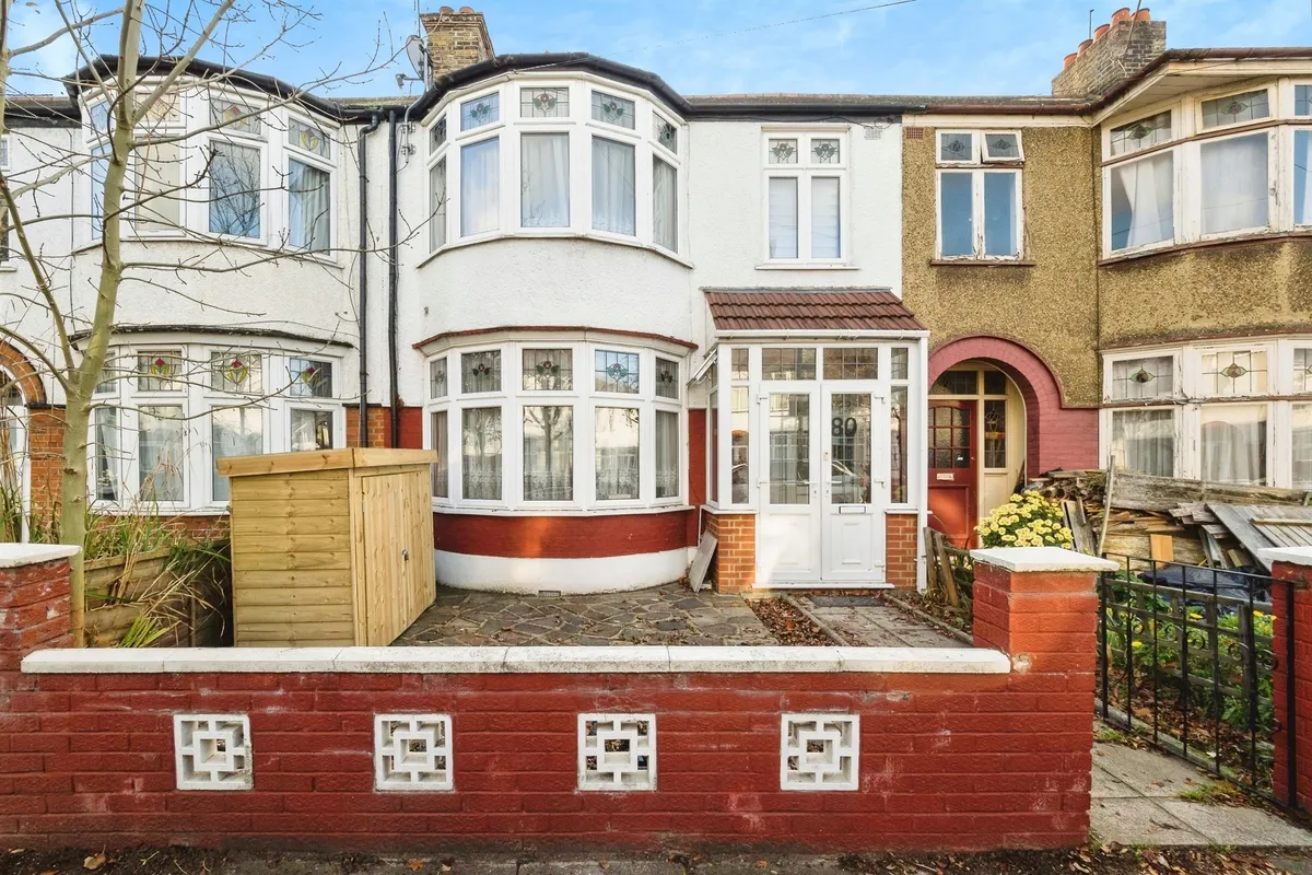 Lyndhurst Gardens, Barking