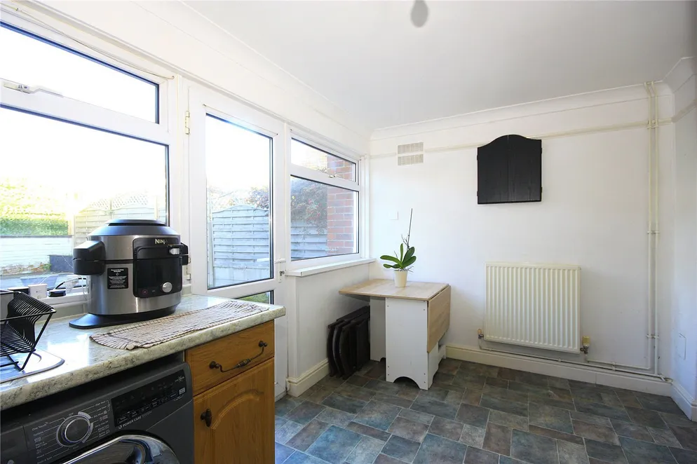 Property carousel item 4