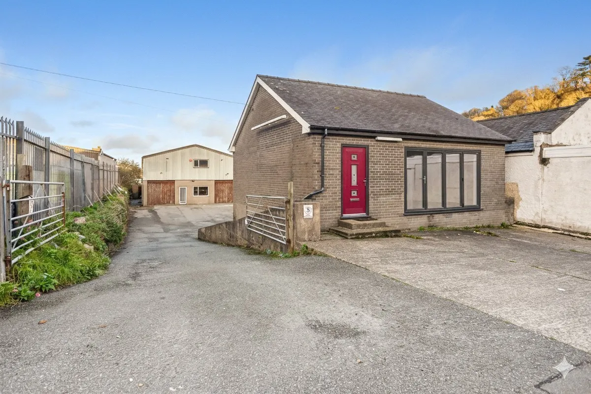 Station Road, Bangor, Gwynedd, LL57