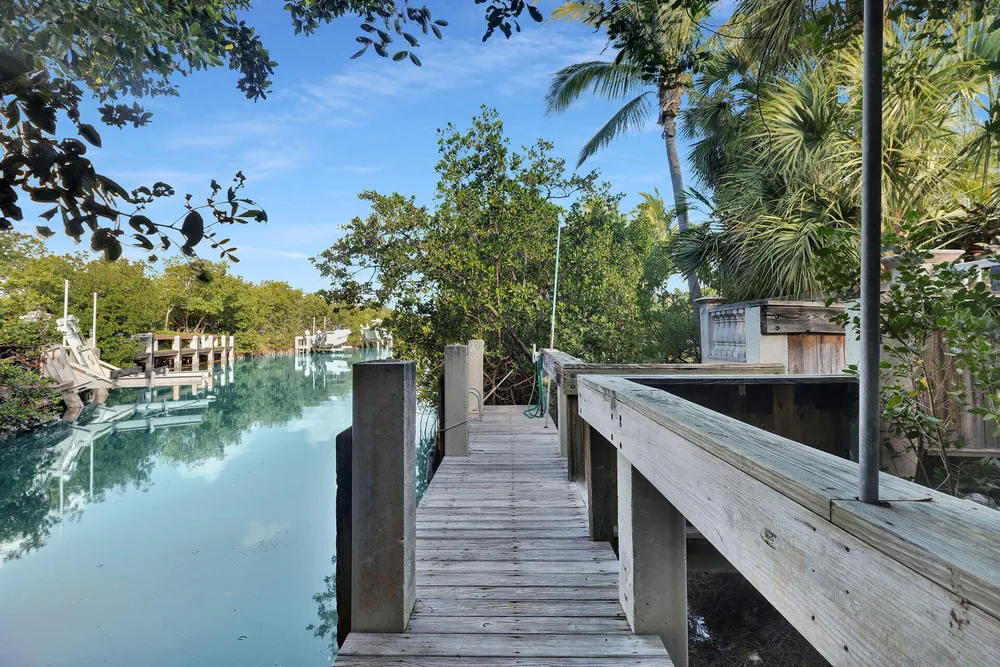 125 13th St, Key Colony Beach, FL 33051