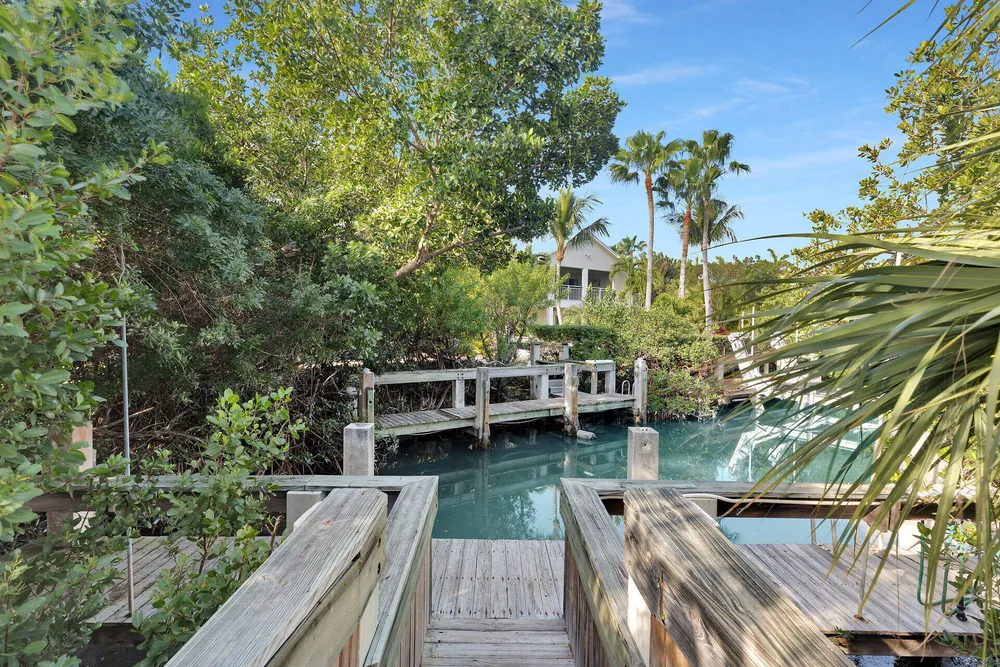 125 13th St, Key Colony Beach, FL 33051