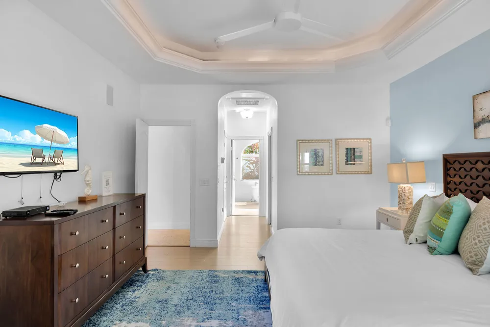 125 13th St, Key Colony Beach, FL 33051