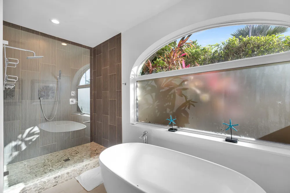 125 13th St, Key Colony Beach, FL 33051
