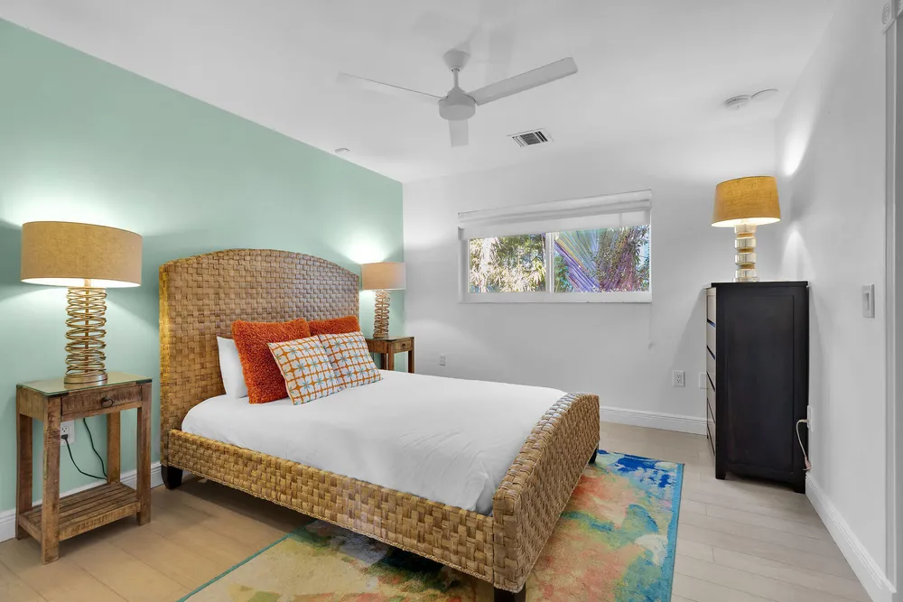 125 13th St, Key Colony Beach, FL 33051