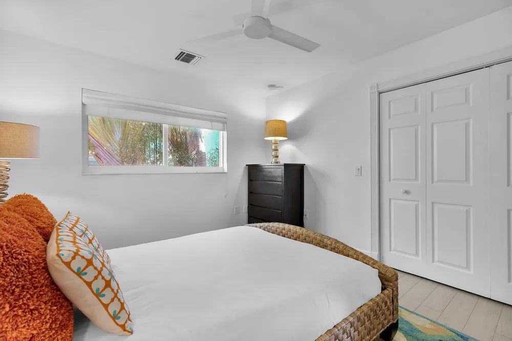 125 13th St, Key Colony Beach, FL 33051