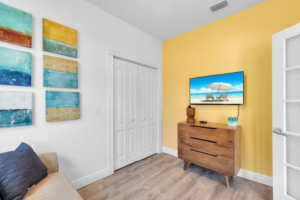 125 13th St, Key Colony Beach, FL 33051