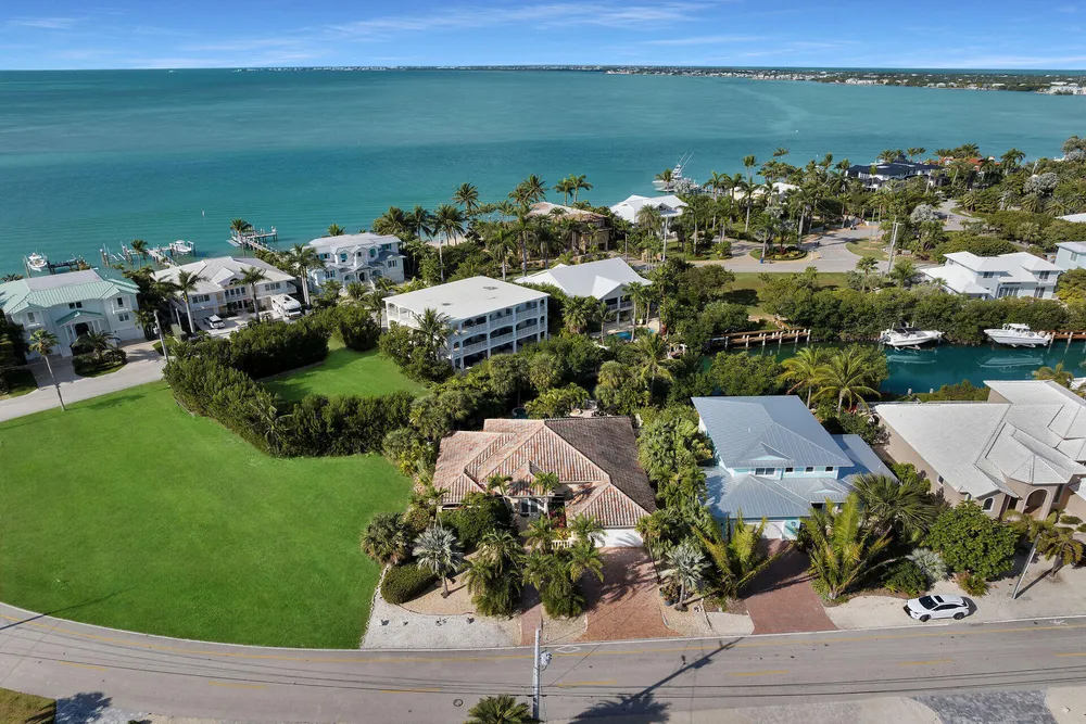 125 13th St, Key Colony Beach, FL 33051