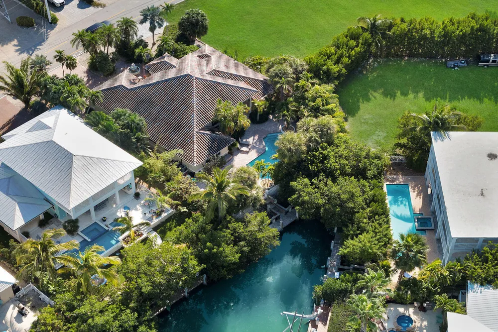 125 13th St, Key Colony Beach, FL 33051