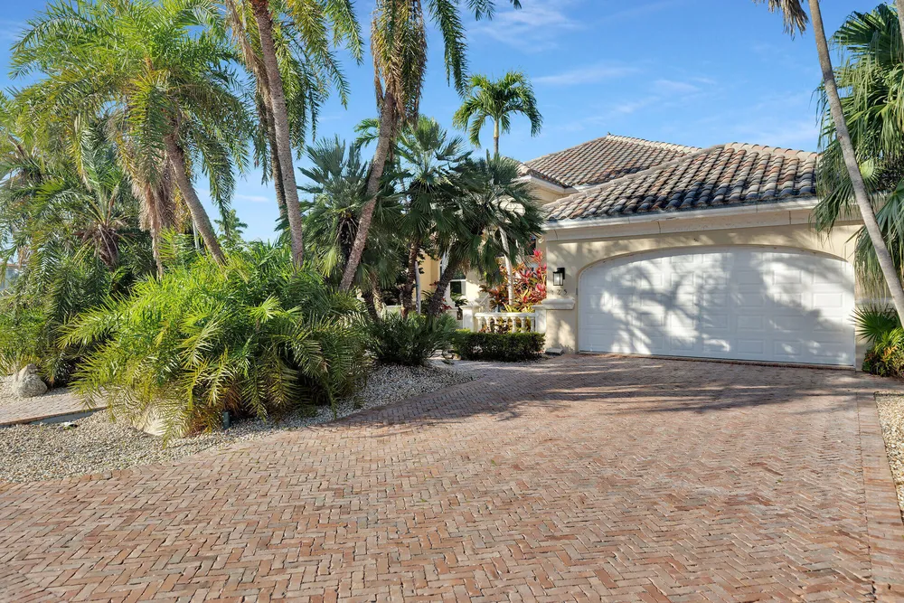 125 13th St, Key Colony Beach, FL 33051